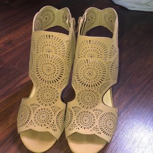 Francesca’s heels size 8